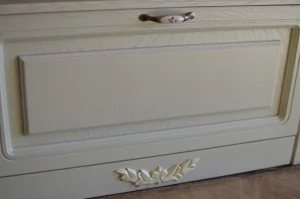 Комод из массива дуба