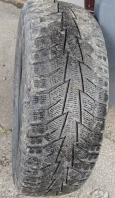 Резина зима 215 /65 r17