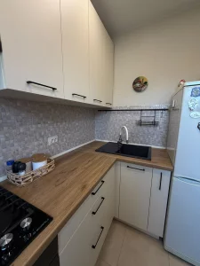 Однокомнатную на площади