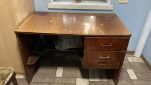 Стол письменный