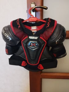 Нагрудник хоккейный Bauer Vapor
