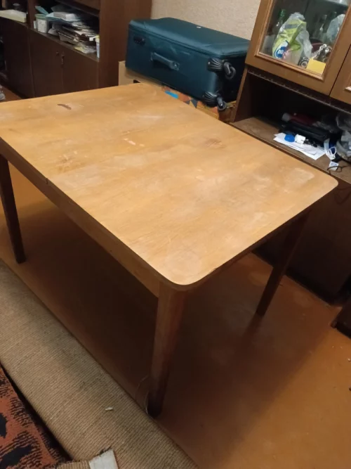 Стол обеденный