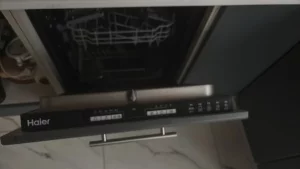 Посудомоечную машину Haier HDWE10-292RU. 550рублей