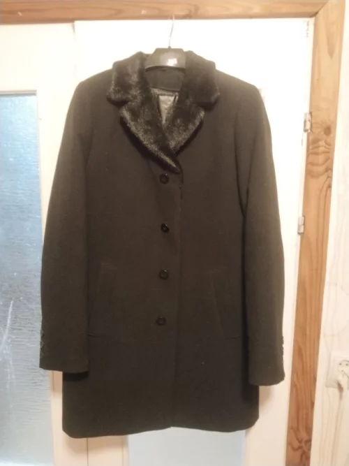 Продам пальто новое
