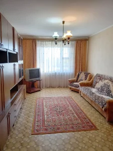 2-х комнатную квартиру 6 микрорайон на длительный срок