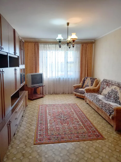 2-х комнатную квартиру 6 микрорайон на длительный срок