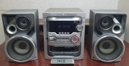Музыкальный центр LG LM-M540