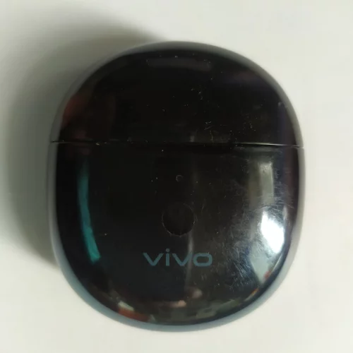 Найден кейс наушников Vivo