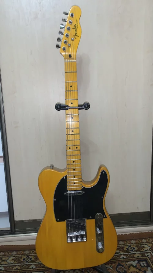 Электрогитара Fender. 900 byn