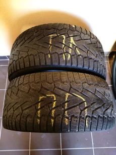 Комплект Зимних шин 295/40 R21 (400р)