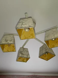 Люстры, бра