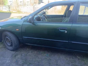 Автомобиль Ниссан