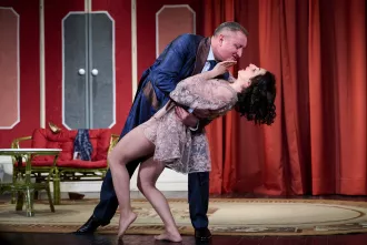 Суперкомедия, трагикомедия и веселая сказка. Театр «Апрель» выступит в Бобруйске с гастролями 25-26 ноября