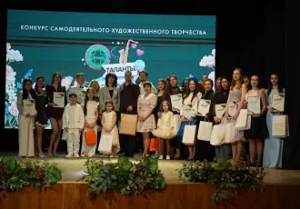 Бобруйчанки Ульяна Карбовская и Юлия Костенкова на конкурсе «Таланты Фармации»