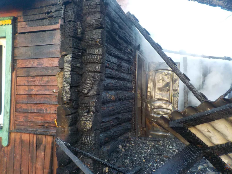На пожаре в Бобруйске мужчина и женщина получили ожоги