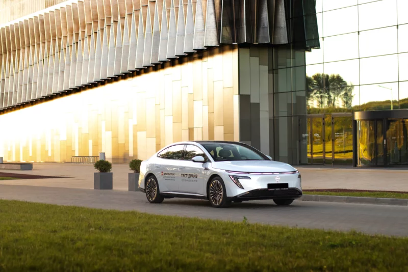 Первая новинка за 2 года. В Беларусь приехал электроседан E-класса Nissan N7