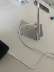 Беспроводную зарядку срочно 50р в комплекте все есть блок прово