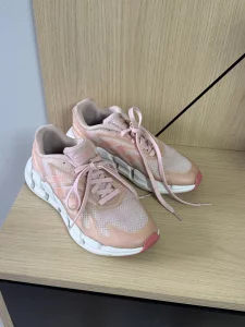 Кроссовки adidas