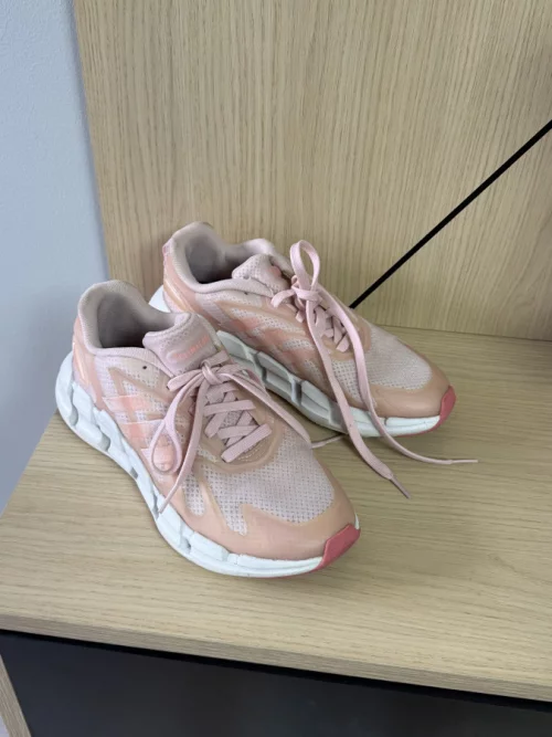 Кроссовки adidas