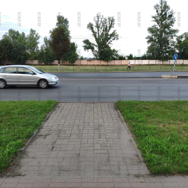 Пешеходная дорожка в никуда.