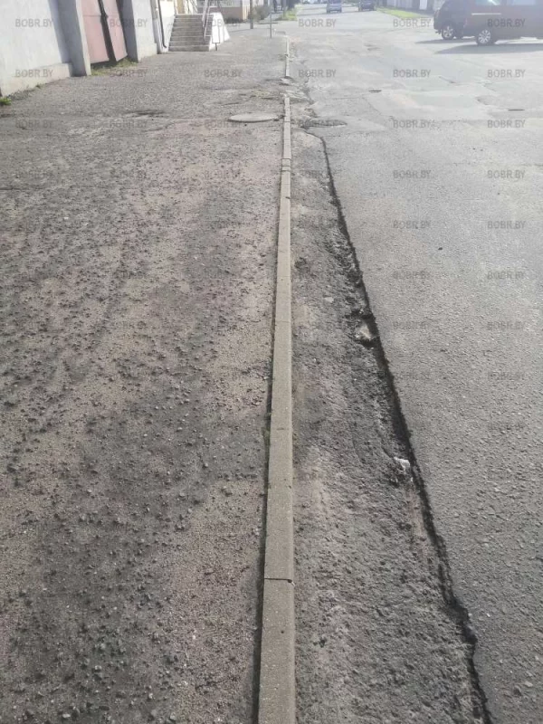 Делали дорогу, но в этом месте плохо... 