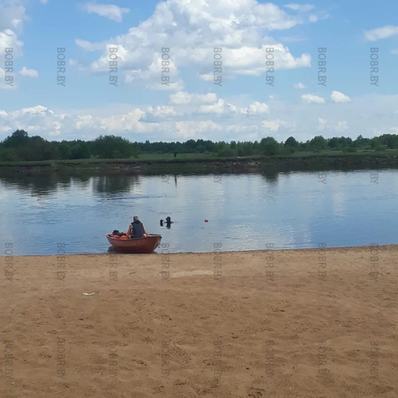 На санаторке чистят дно..