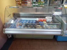 Витрины и шкафы холодильные, все рабочие