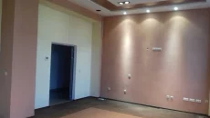 1-й этаж 3-х этажного административно-торгового здания в центре