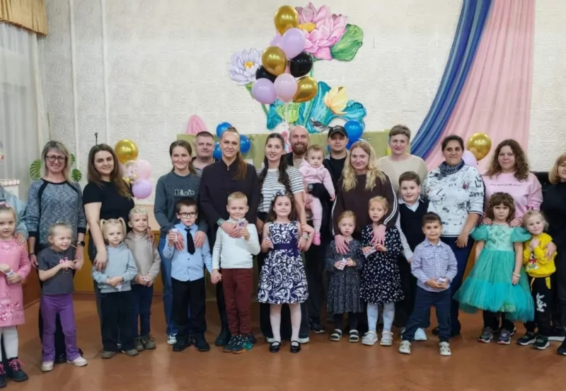 «Теремок» от родителей и песни для мам: как прошёл День матери в бобруйском клубе «Лотос»