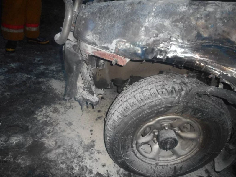 Горел автомобиль в поселке Труда