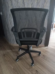 Новый компьютерный стул на амортизаторе 130 р