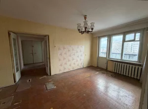 4-х комнатная квартира в центре по ул. Октябрьская, 123. 27700 у.е