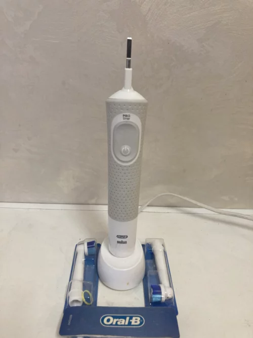 Продам Электра щётку для Зубов 50р.