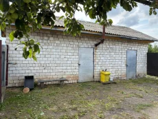 Полдома