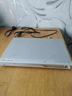 DVD плеер и кассетный видео плеер