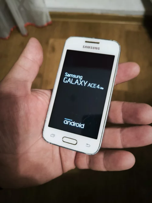 Samsung Galaxy Ace 4 lite