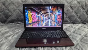 Ноутбук SAMSUNG R578