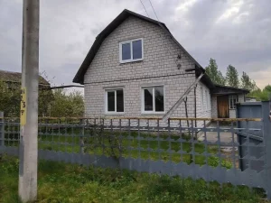 Продам дом с участком в 25 соток 50 000 б.р