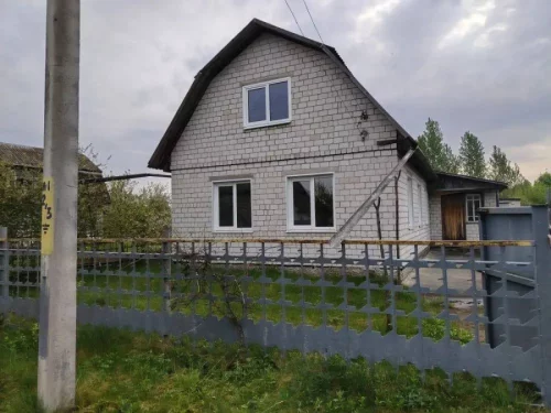 Продам дом с участком в 25 соток 50 000 б.р