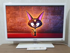 ЖК телевизор 32"