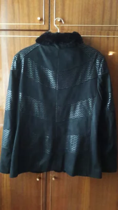 Куртку женскую