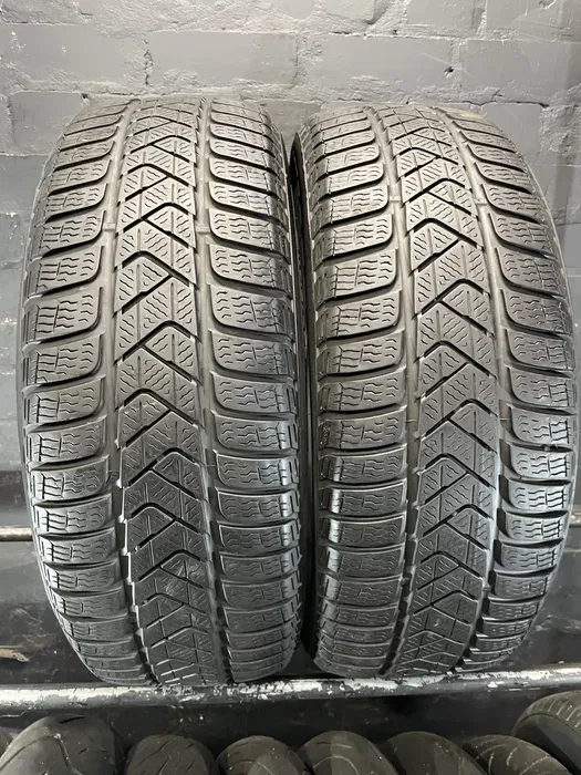 Pirelli Sottozero 215/60 R16