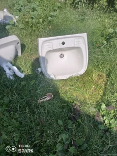 Умывальники, басне для унитаза