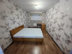 Квартиру, 2 комн., 61 м², этаж 2 из 4