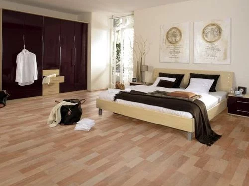 Какой ламинат выбрать для спальни?