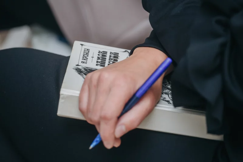 Тепло, весело и по-дружески: в Бобруйске прошла встреча книжного клуба