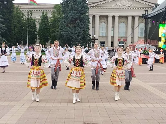 Народный ансамбль танца «Юность» представил Бобруйск на фестивале «Молодечно-2026»