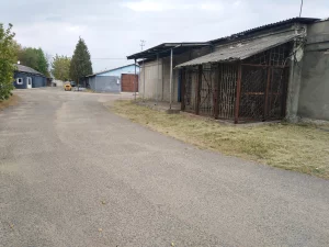 Утепленный склад отлично подойдет под СТО (высота потолка 4 метра)