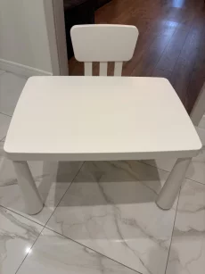 Практически новый детский столик и стульчик IKEA