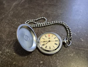 Карманные часы «Молния» производства СССР